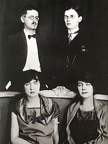 220px-James-Giorgio-Nora-Lucia-Joyce-Paris-1924
