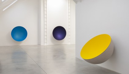 anish-kapoor-installation-view-2-lisson-gallery-london-2012-courtesy-of-the-artist-and-lisson-gallery