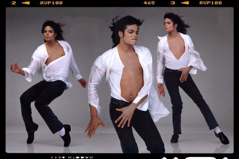 michaeljackson-by-annie-leibovitz-1989-photoshoots-hq-michael-jackson-31191909-2000-1336