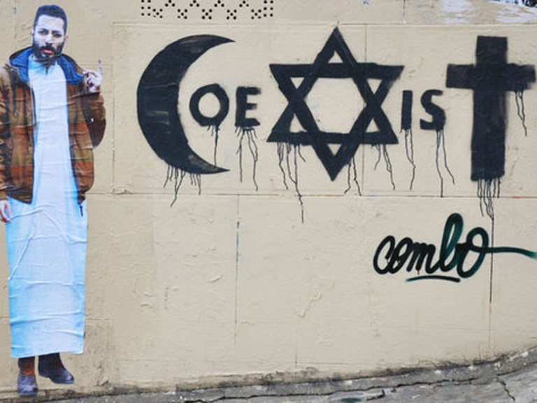 Qui-est-COMBO-le-street-artist-agresse-pour-son-message-de-tolerance_exact780x585_l