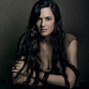 img-taryn-smith-1_093405362156