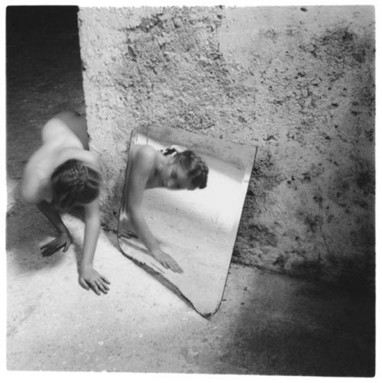 francesca-woodman-self-deceit-1-rome-italy-1978