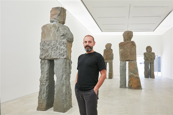 ugo-rondinone-portrait